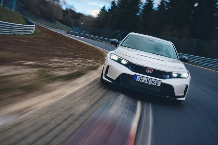 Honda Civic Type R  memegang rekor putaran di dua trek balap legendaris, Suzuka dan Nürburgring